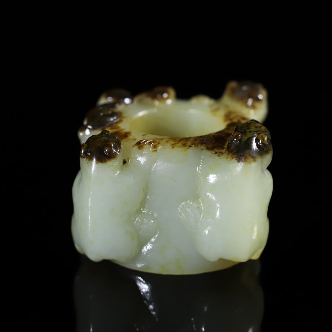 A Exquisite Hotan Jade Bear Thumb Ring - 3