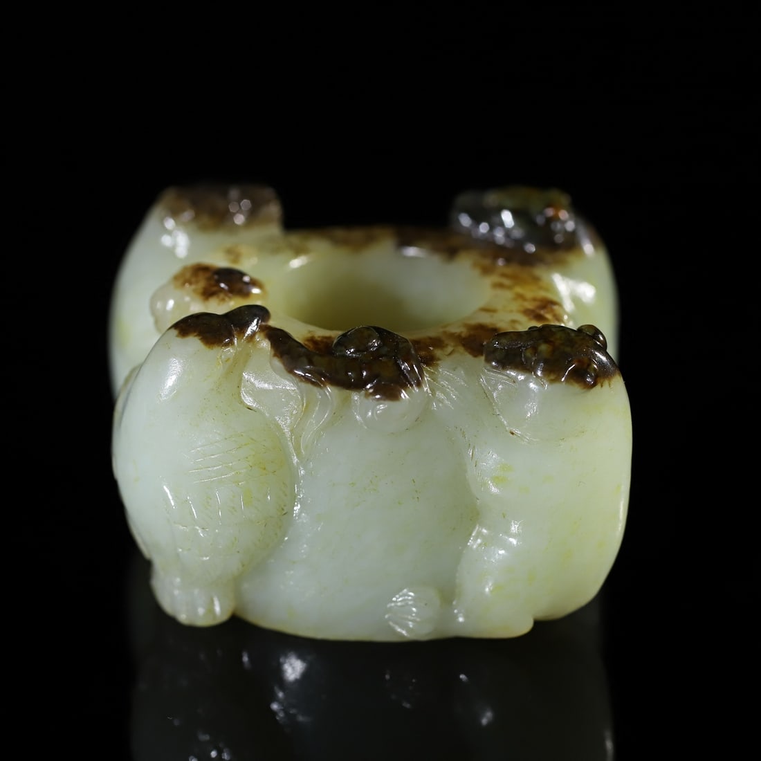 A Exquisite Hotan Jade Bear Thumb Ring - 4