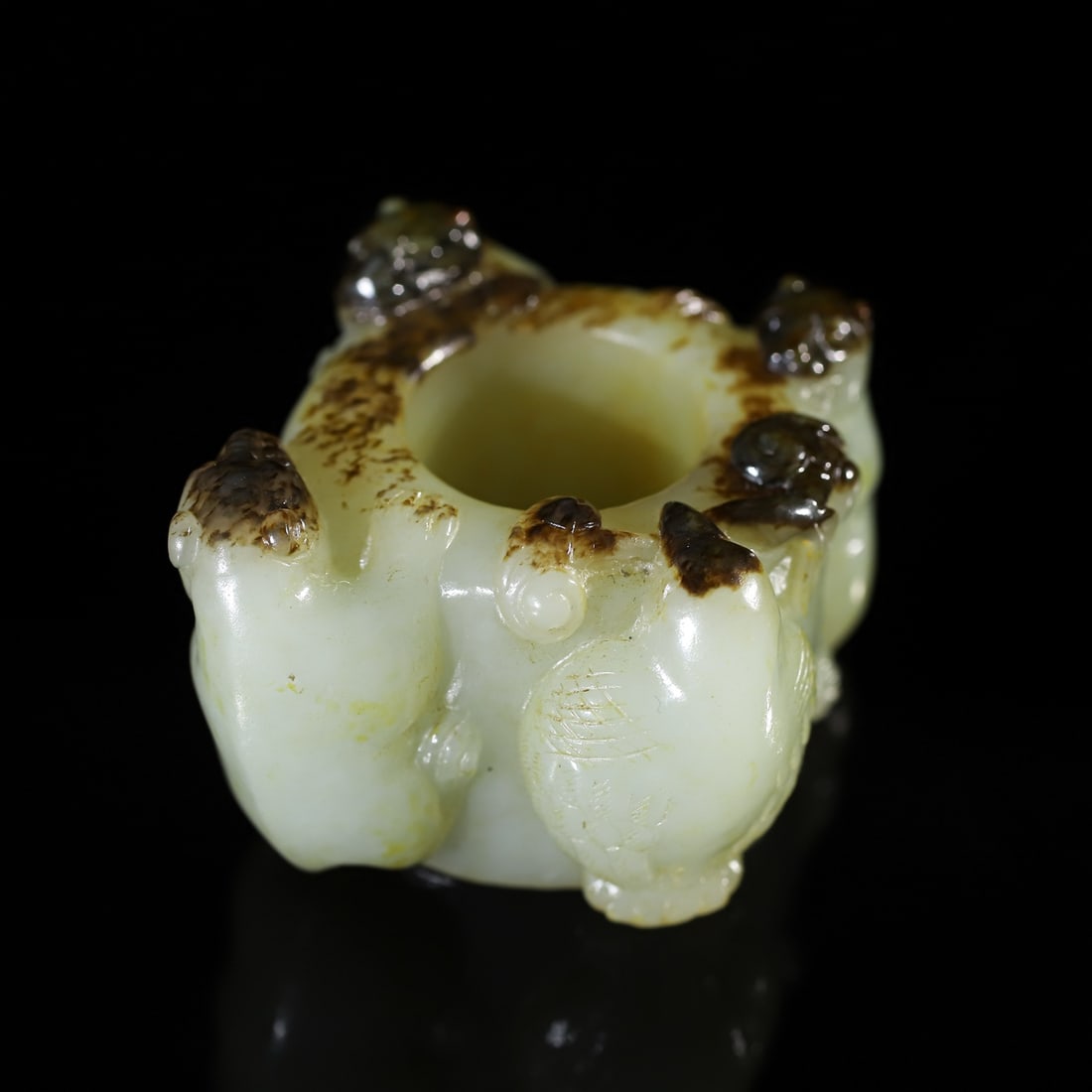 A Exquisite Hotan Jade Bear Thumb Ring - 6