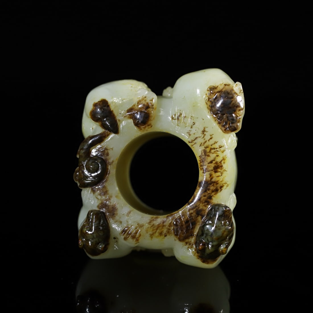 A Exquisite Hotan Jade Bear Thumb Ring - 8