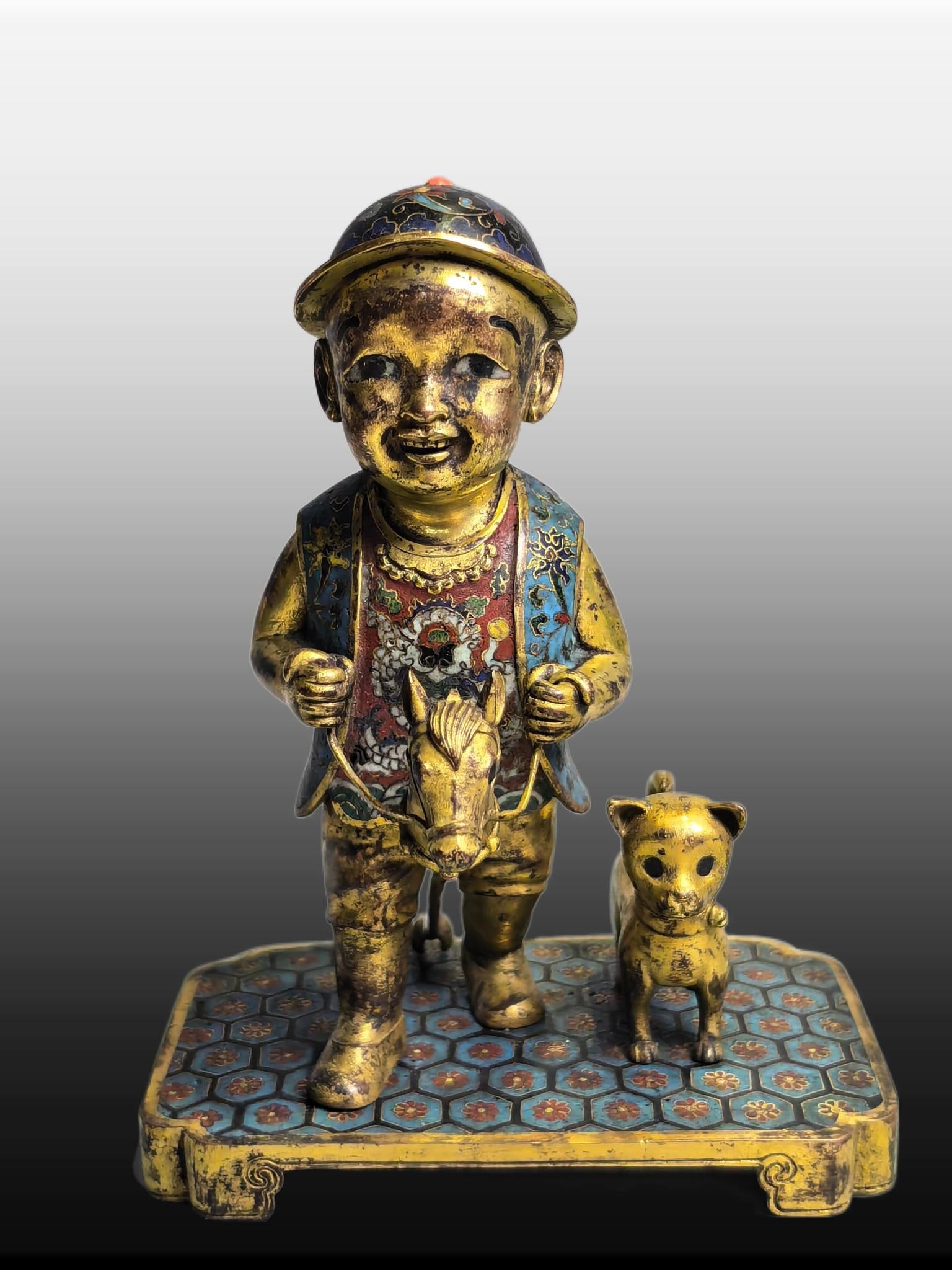 A Exquisite Cloisonne Figures Ornament: A Exquisite Cloisonne Figures Ornament,Qing Dynasty, China,Size:4.3inx2.6inx4.7in,Weight:396g 掐丝珐琅人物摆件,中国清代