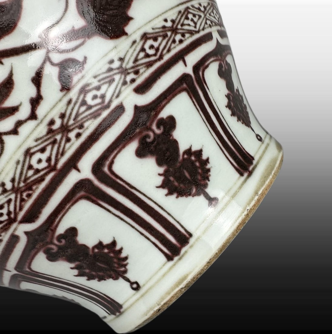 Underglaze-Red Lotus Pattern Double-Ears Jar - 9