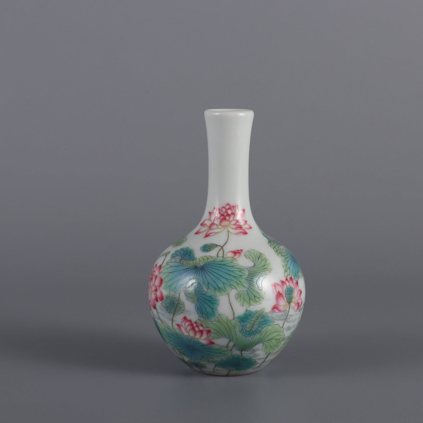 A Exquisite Enamel Lotus Pattern Vase: A Exquisite Enamel Lotus Pattern Vase,Qing Dynasty, China,Yongzheng Four-character Mark,Size:4.2inx2.4inx0.7in