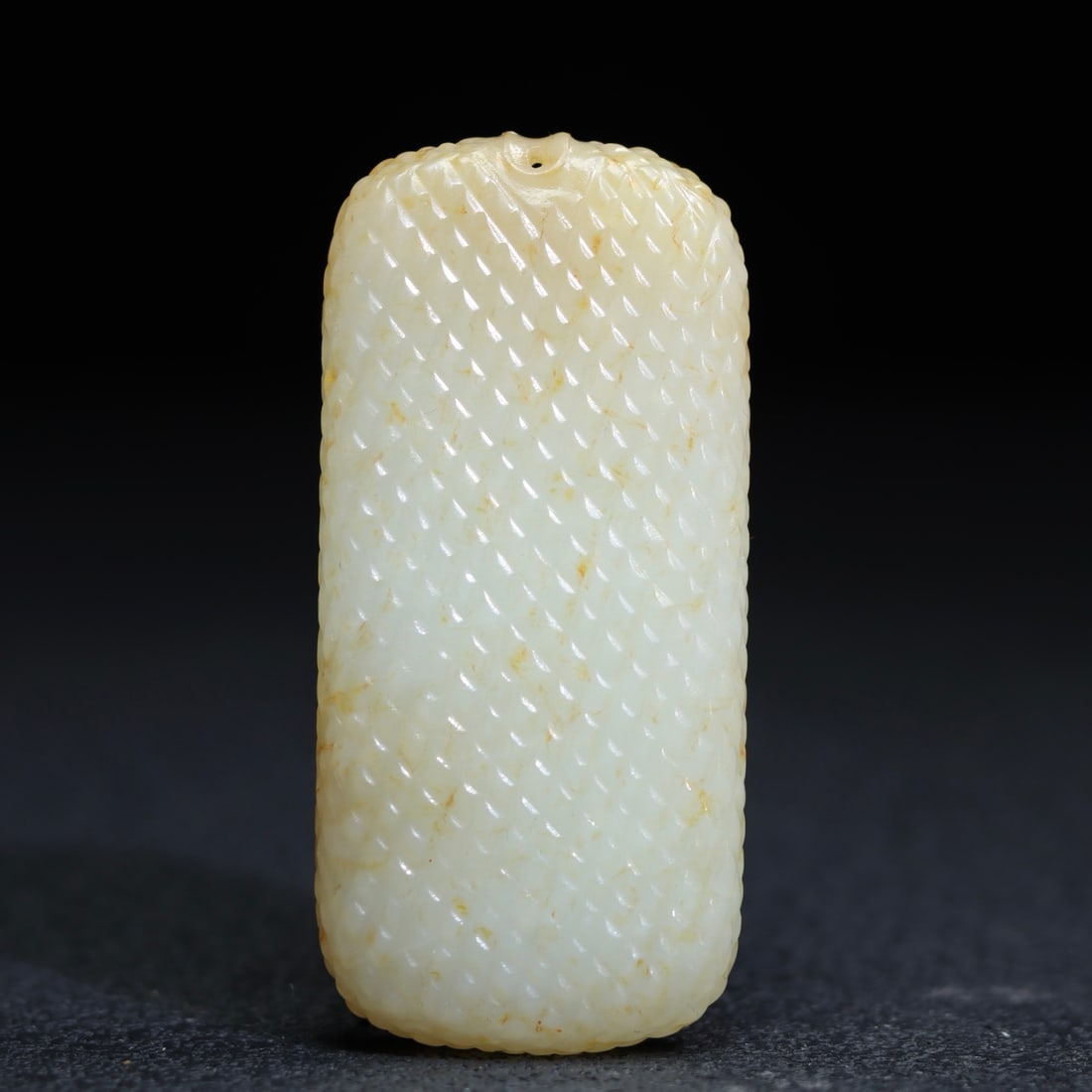 A Exquisite Hotan Jade Brand: A Exquisite Hotan Jade Brand,Qing Dynasty, China,Size:2.6inx1.3inx0.4in ,Weight:52.7g 和田玉牌,中国清代