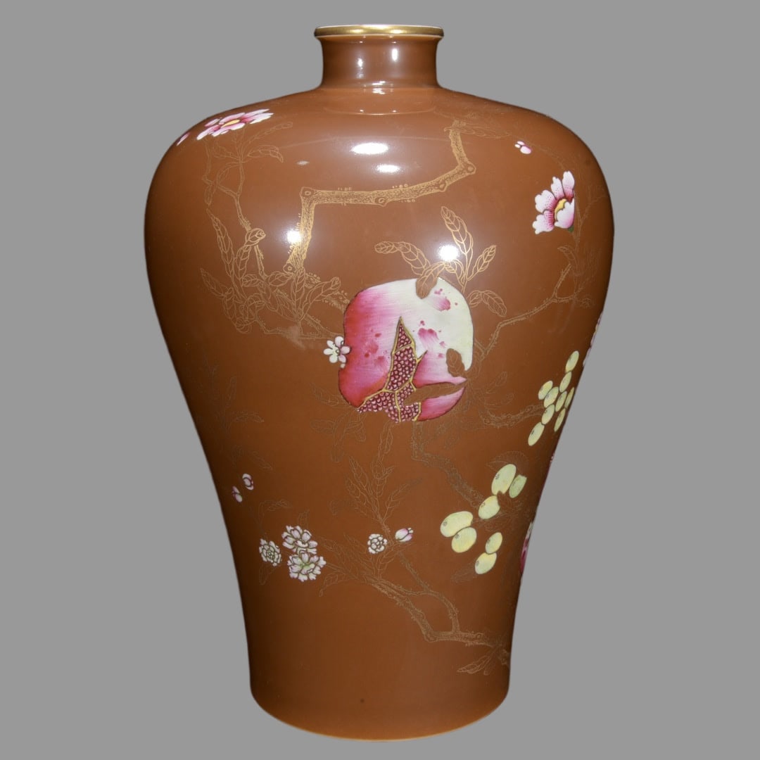 A Exquisite Monochrome Glazed Three Fruit Pattern Vase - 2