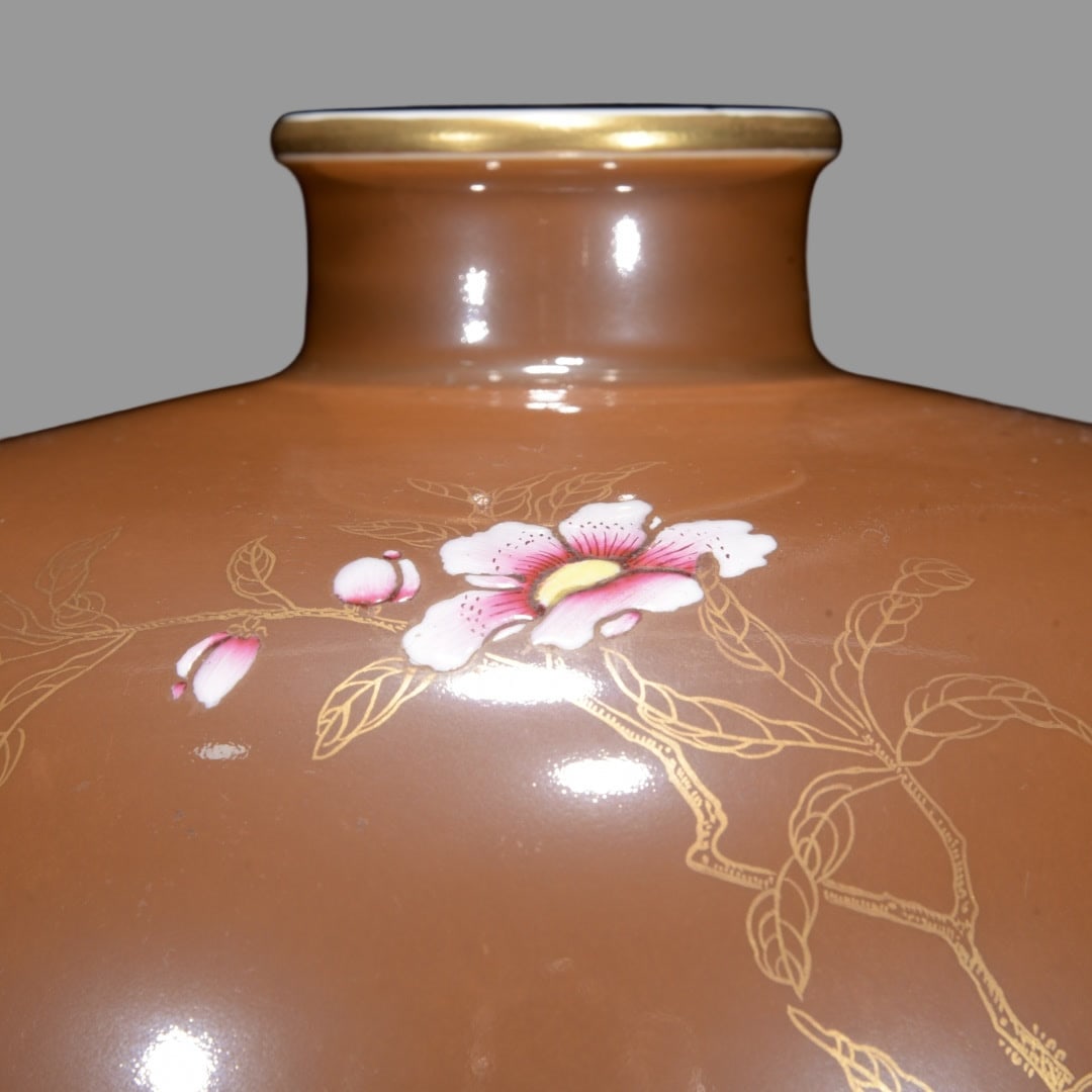 A Exquisite Monochrome Glazed Three Fruit Pattern Vase - 4