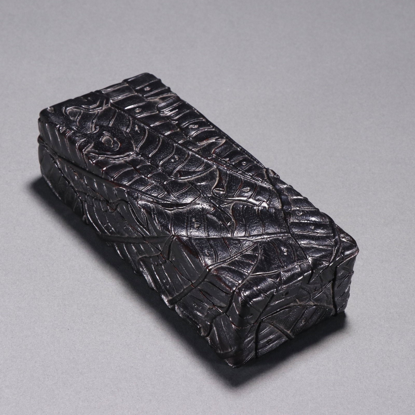 A Exquisite Zitanwood Banana Leaf Pattern Box: A Exquisite Zitanwood Banana Leaf Pattern Box,Qing Dynasty, China,Size:1.6inx6.3inx2.7in 小叶紫檀蕉叶纹盒,中国清代
