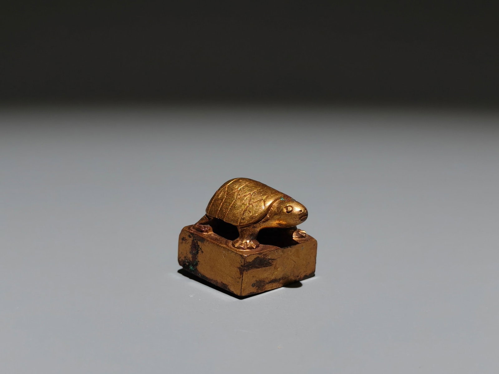 A Exquisite Gilt Bronze Turtle Seal - 4
