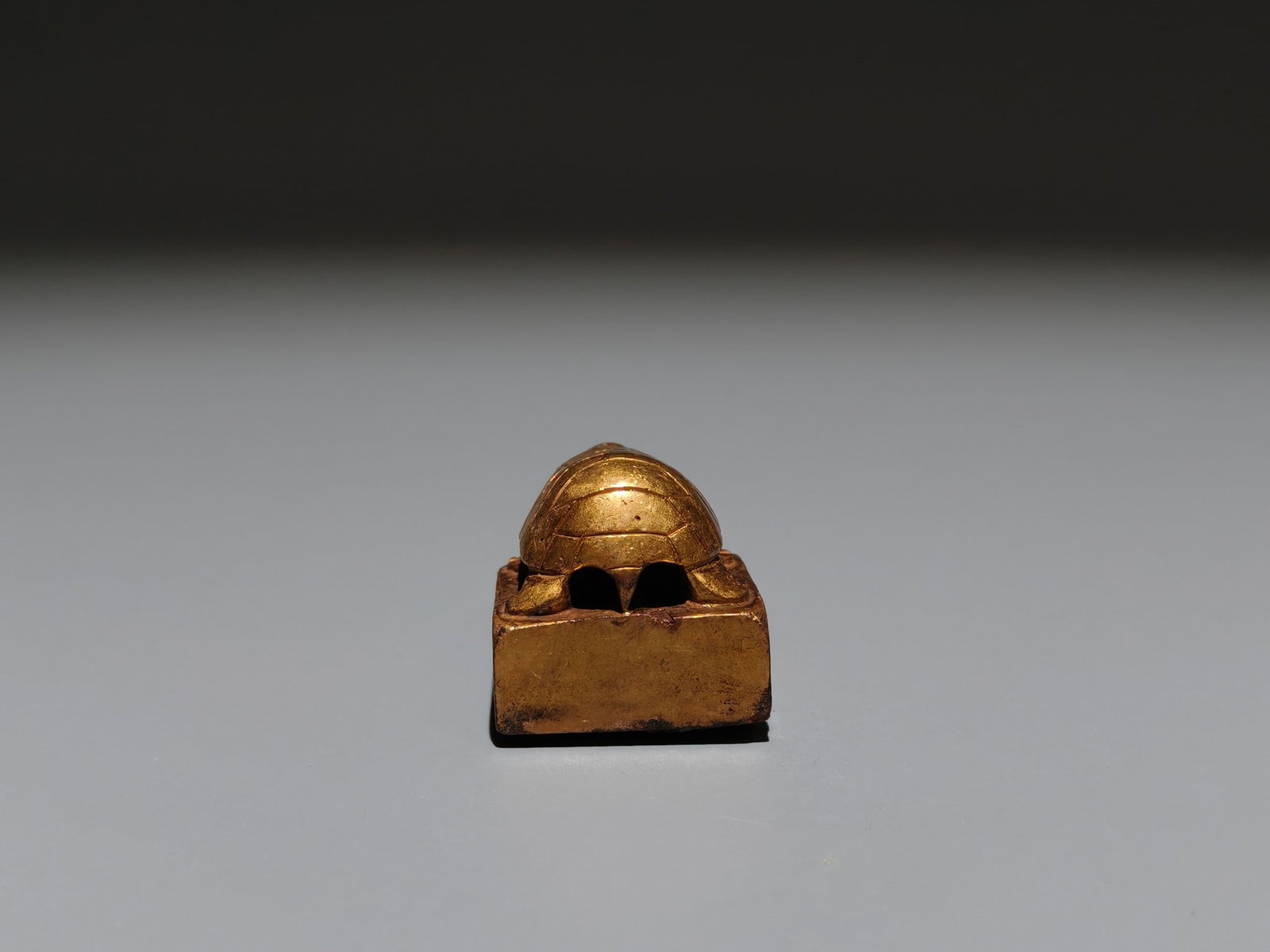 A Exquisite Gilt Bronze Turtle Seal - 7