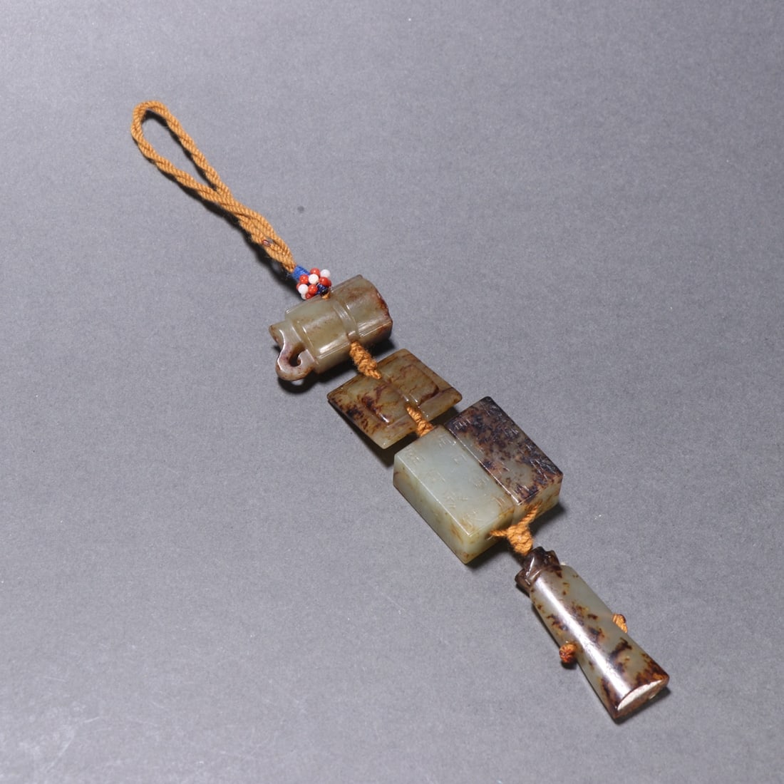 A Exquisite Gaogu Jade Pendant: A Exquisite Gaogu Jade Pendant,Han Dynasty, China,Size:1.5inx0.8in,Weight:42.5g 高古玉挂坠,中国汉代