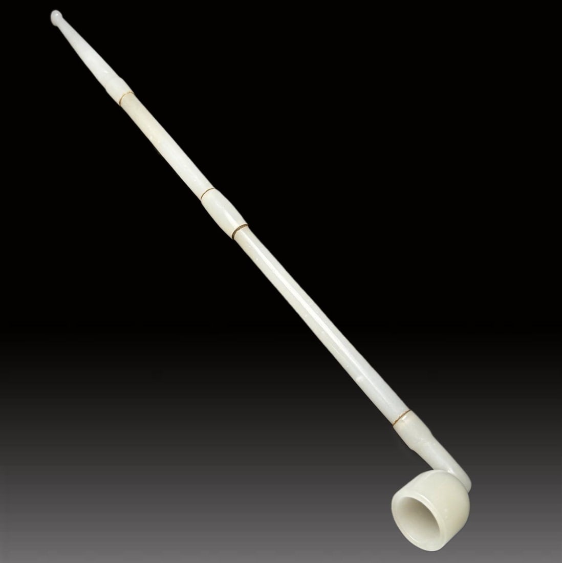 A Exquisite Hotan Jade Pipe: A Exquisite Hotan Jade Pipe,Qing Dynasty, China,Size:13.9inx1.3inx1in,Weight:89g 和田玉烟斗,中国清代