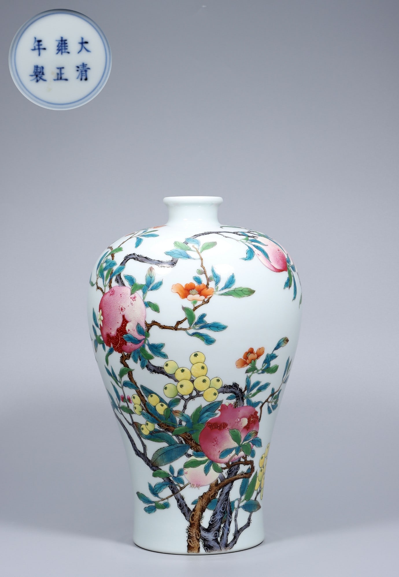 A Exquisite Enamel Three Fruit Pattern Vase: A Exquisite Enamel Three Fruit Pattern Vase,Qing Dynasty, China,Yongzheng Six-character Mark,Size:12.4inx7.3inx2.1inx4.7in,Weight:2499g