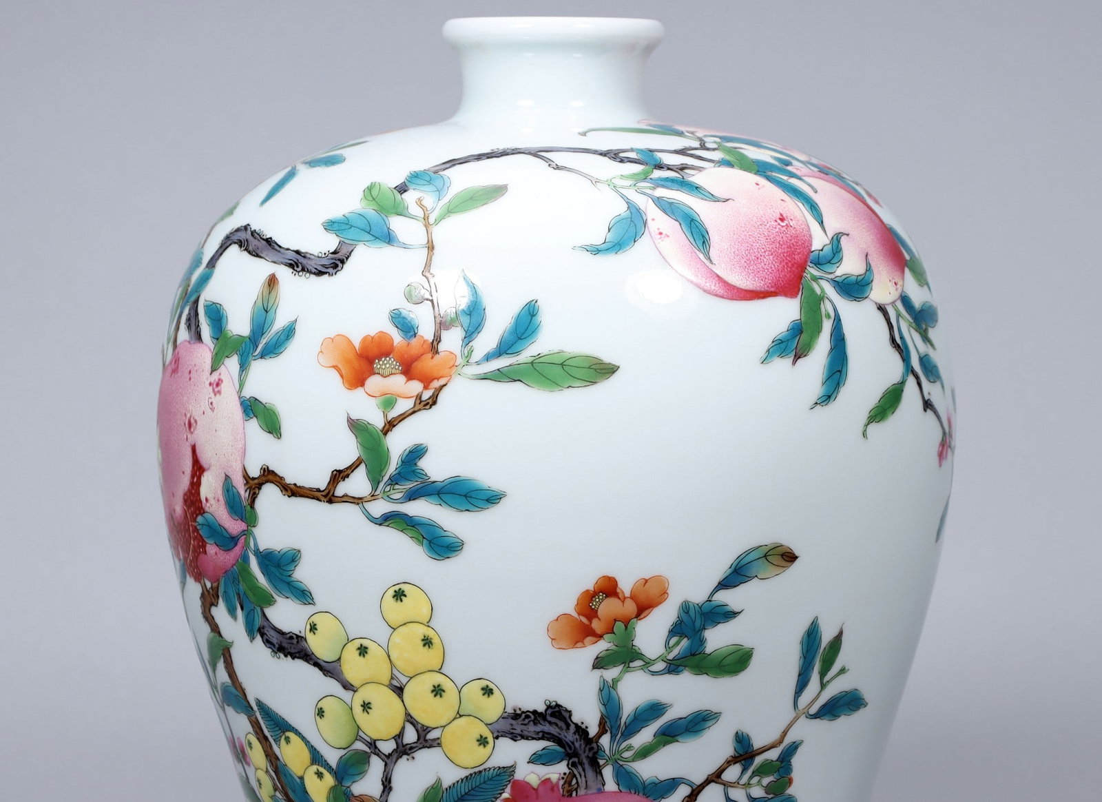 A Exquisite Enamel Three Fruit Pattern Vase - 6
