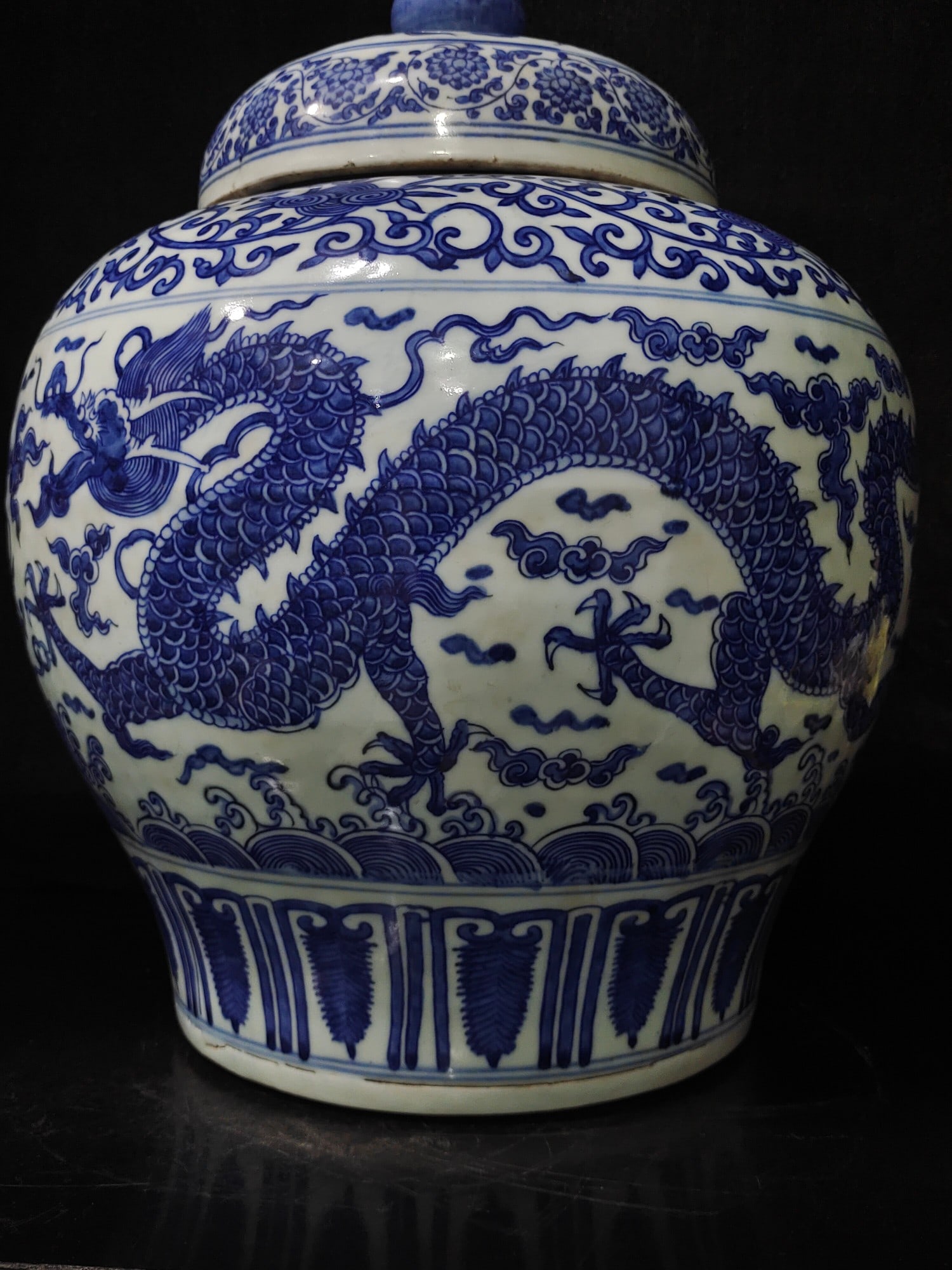 A Exquisite Blue and White Dragon Pattern Jar - 6