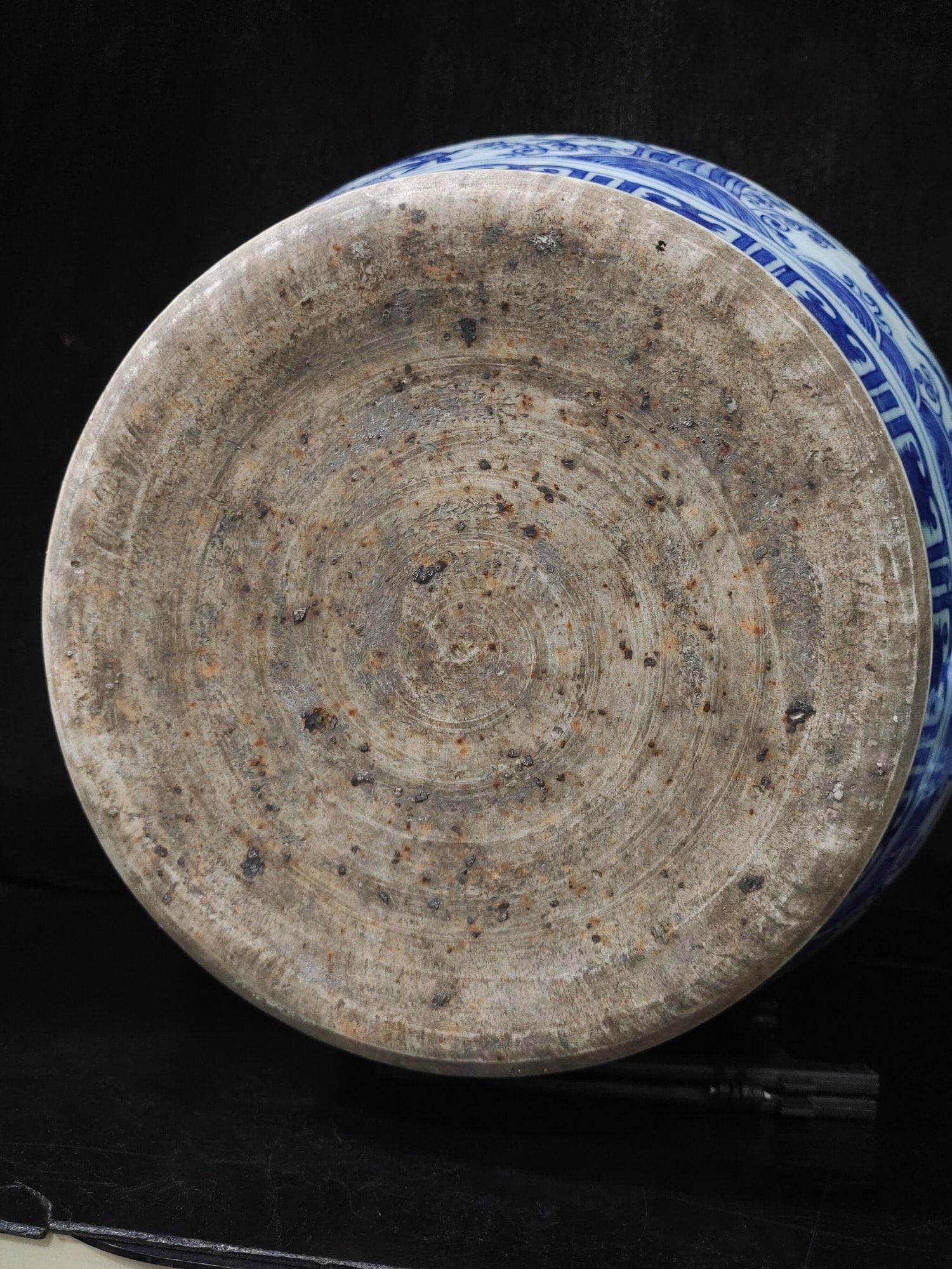 A Exquisite Blue and White Dragon Pattern Jar - 9