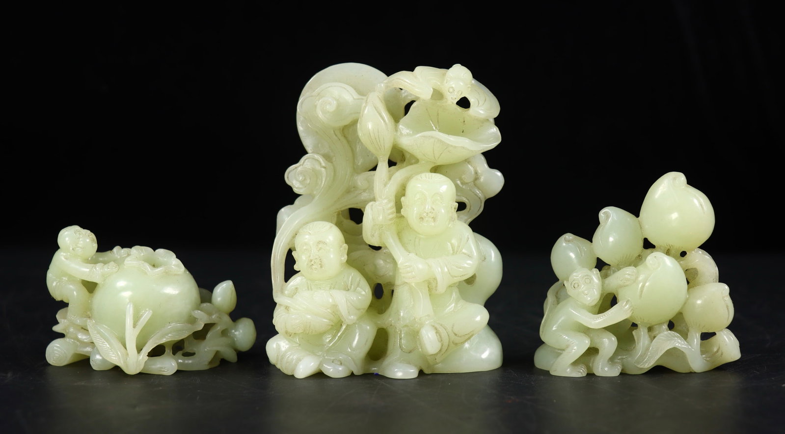 A Set of Exquisite Hotan White Jade Ornament: A Set of Exquisite Hotan White Jade Ornament,Qing Dynasty, China,Size:4.1inx3inx1.6in(Human),1.6inx3.3inx1.4in(Ganoderma),1.6inx2.6inx1.8in(Beast),Weight:1014g