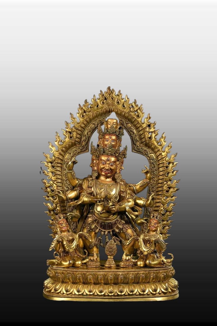 A Exquisite Gilt Bronze Buddha Statue Ornament: A Exquisite Gilt Bronze Buddha Statue Ornament,Ming Dynasty, China,Size:17.5in 铜鎏金佛像摆件,中国明代