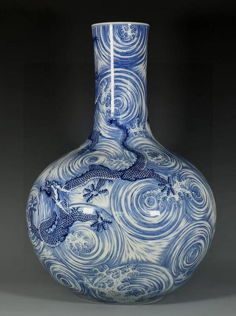 A Exquisite Blue and White Dragon Pattern Vase - 2