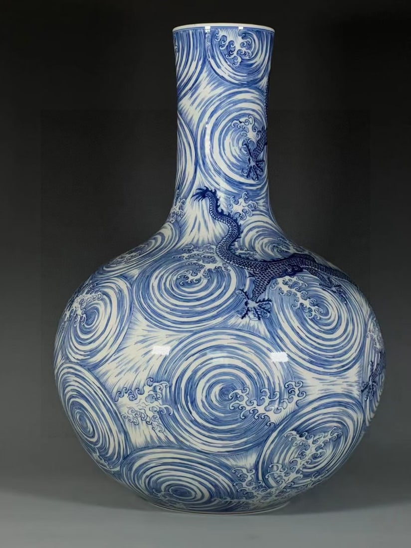 A Exquisite Blue and White Dragon Pattern Vase - 3