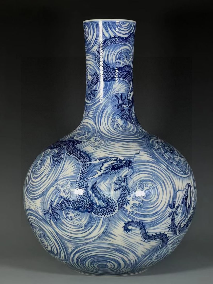 A Exquisite Blue and White Dragon Pattern Vase - 4