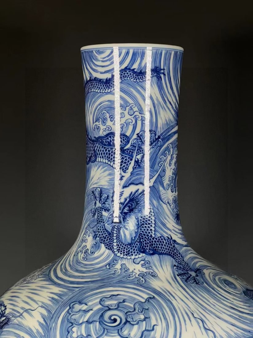 A Exquisite Blue and White Dragon Pattern Vase - 6