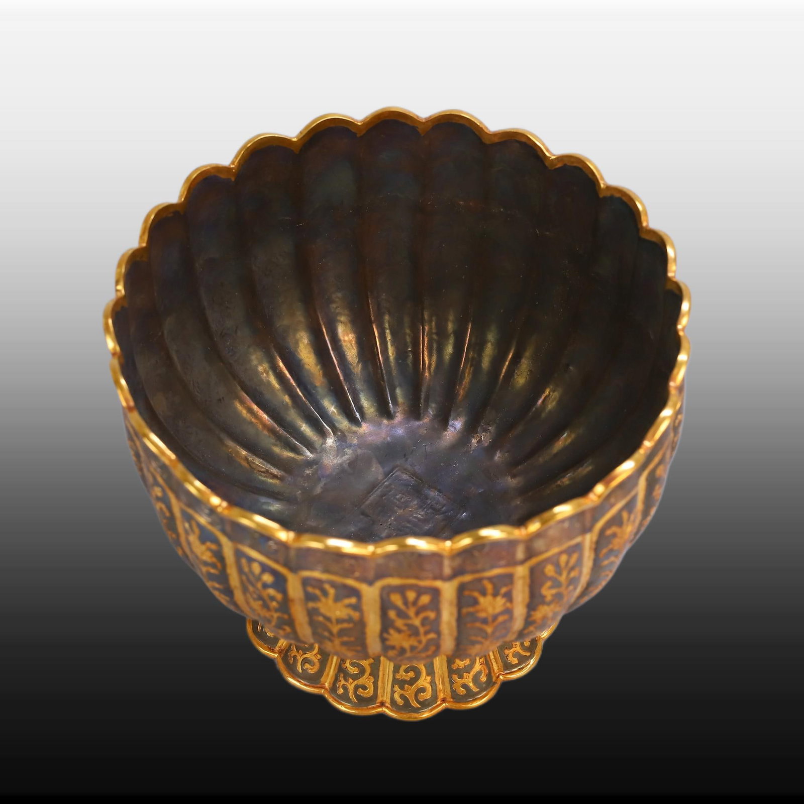 A Exquisite Gilt Bronze Lotus Pattern Phoenix Ewer - 8