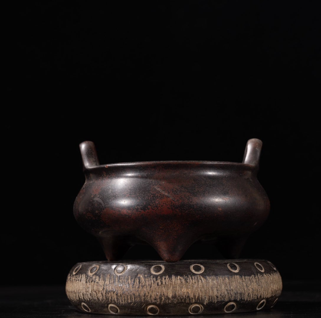 A Exquisite Red Copper Double-Ears and Tripod Incense Burner: A Exquisite Red Copper Double-Ears and Tripod Incense Burner,Ming Dynasty, China,With Mark,Size:2.8inx4.5in,Weight:1205g