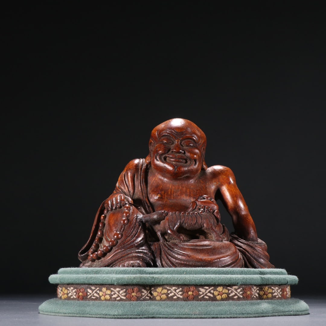 A Exquisite Bamboo Carved Statue of Arhat Ornament: A Exquisite Bamboo Carved Statue of Arhat Ornament,Qing Dynasty, China,Size:4.3inx5in 竹雕罗汉摆件,中国清代