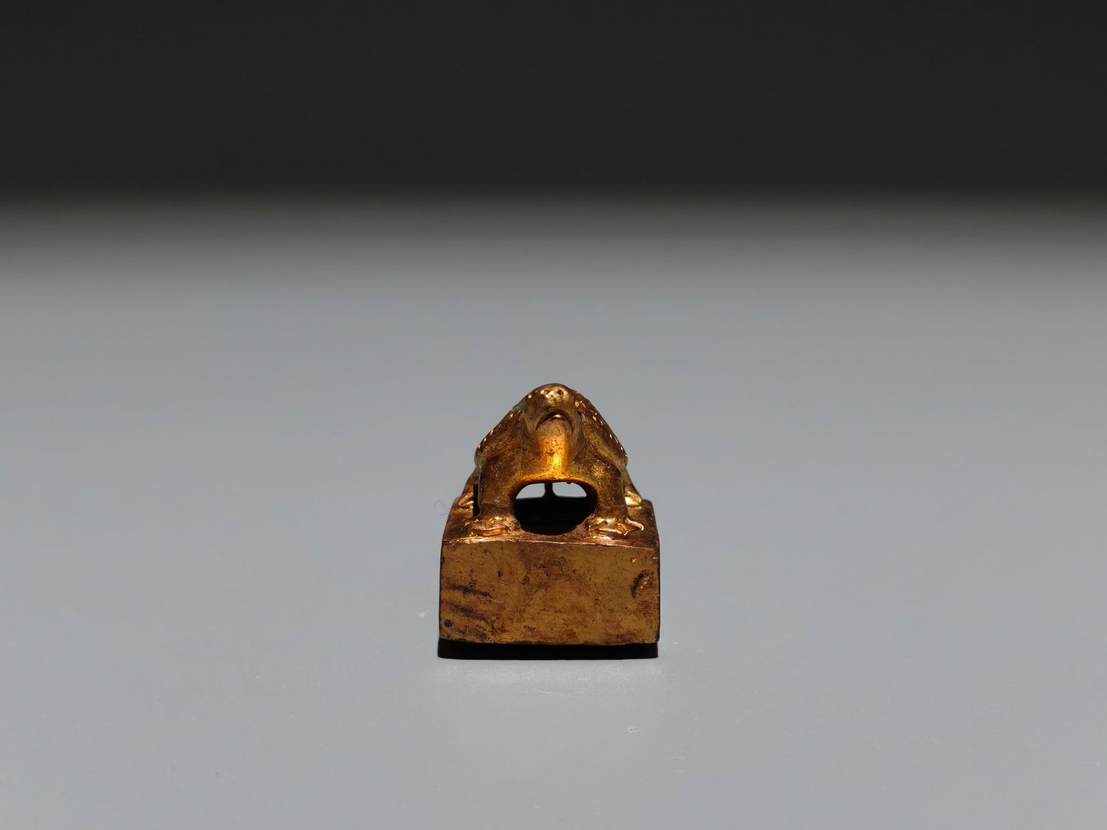 A Exquisite Gilt Bronze Turtle Seal - 3