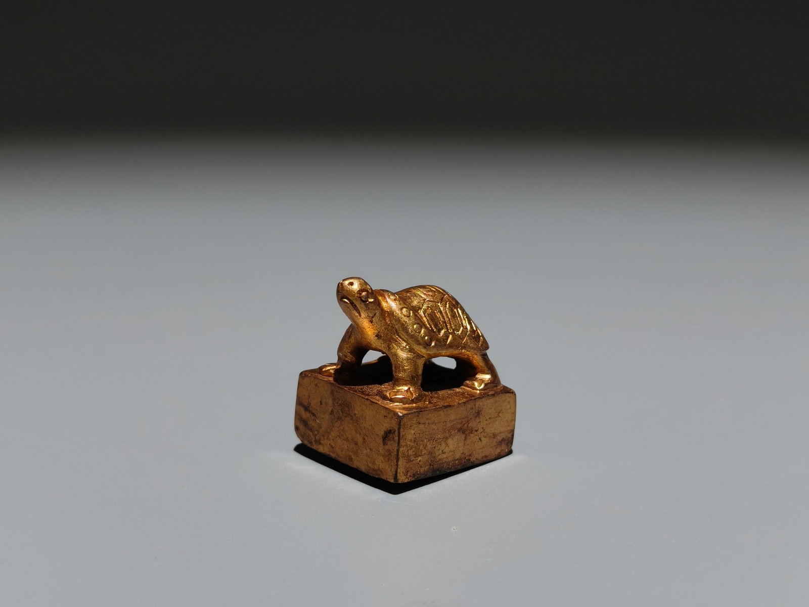 A Exquisite Gilt Bronze Turtle Seal - 4