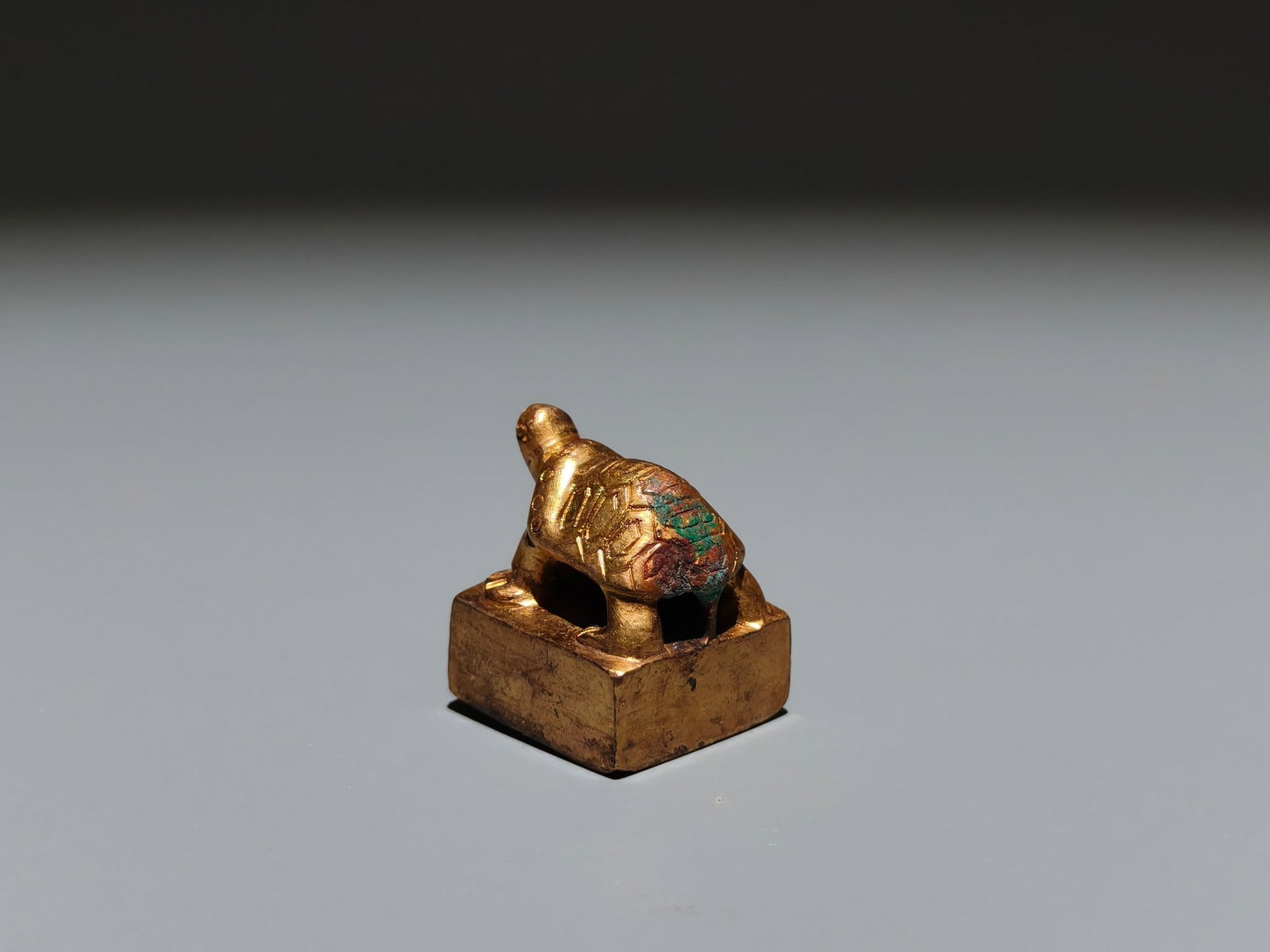 A Exquisite Gilt Bronze Turtle Seal - 6