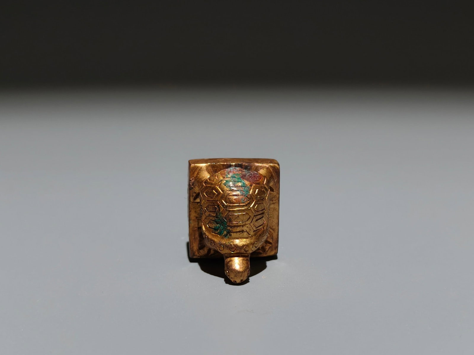 A Exquisite Gilt Bronze Turtle Seal - 8