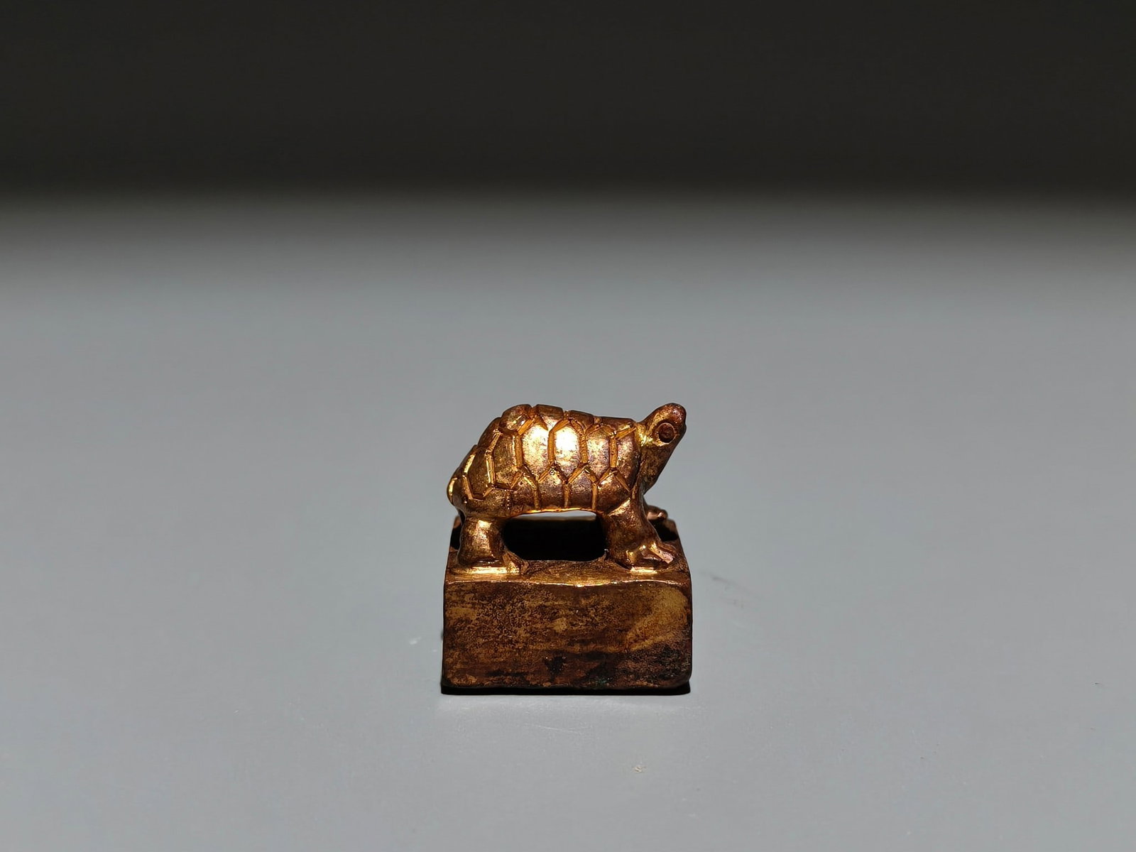 A Exquisite Gilt Bronze Turtle Seal - 5