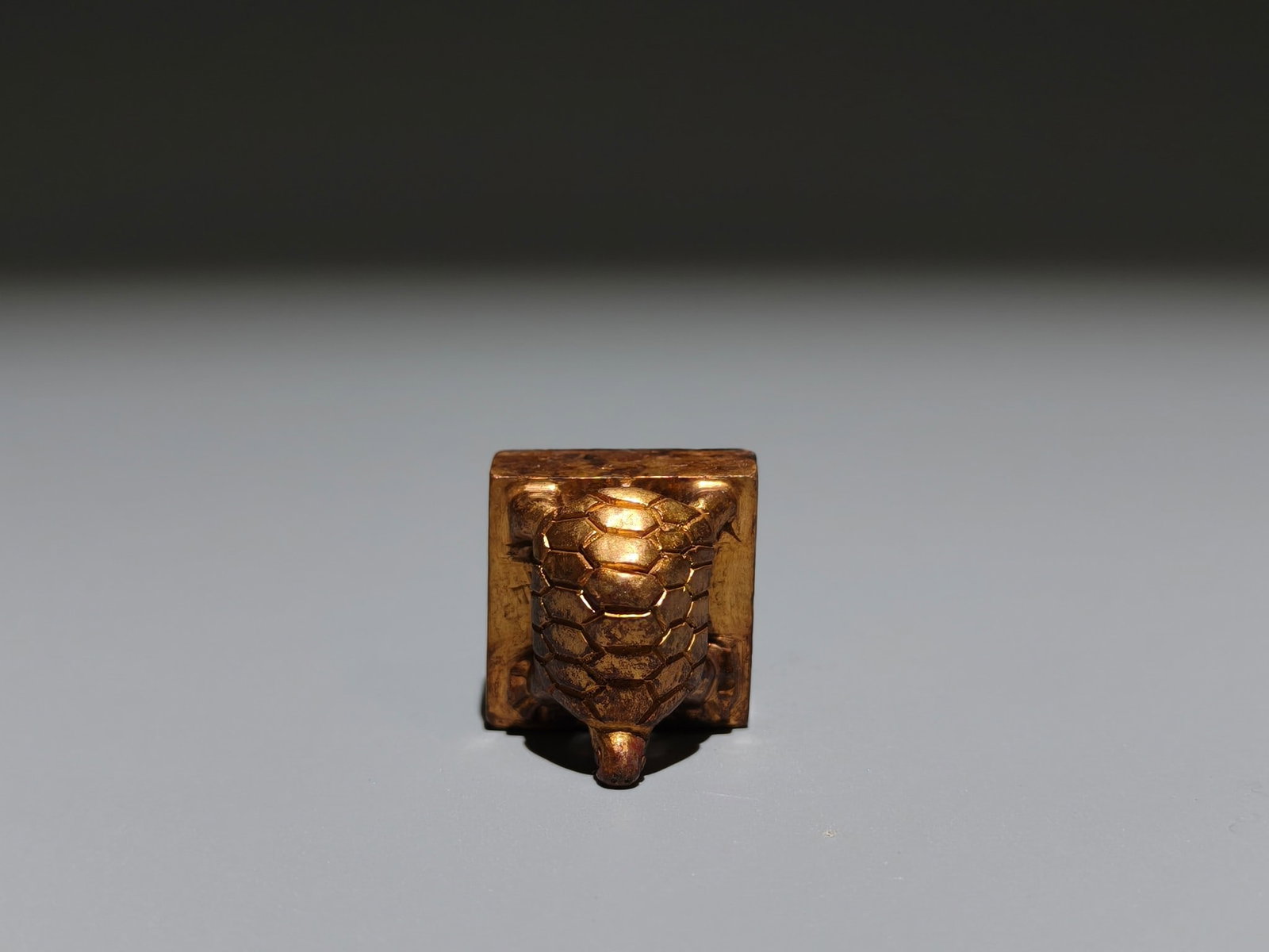 A Exquisite Gilt Bronze Turtle Seal - 8
