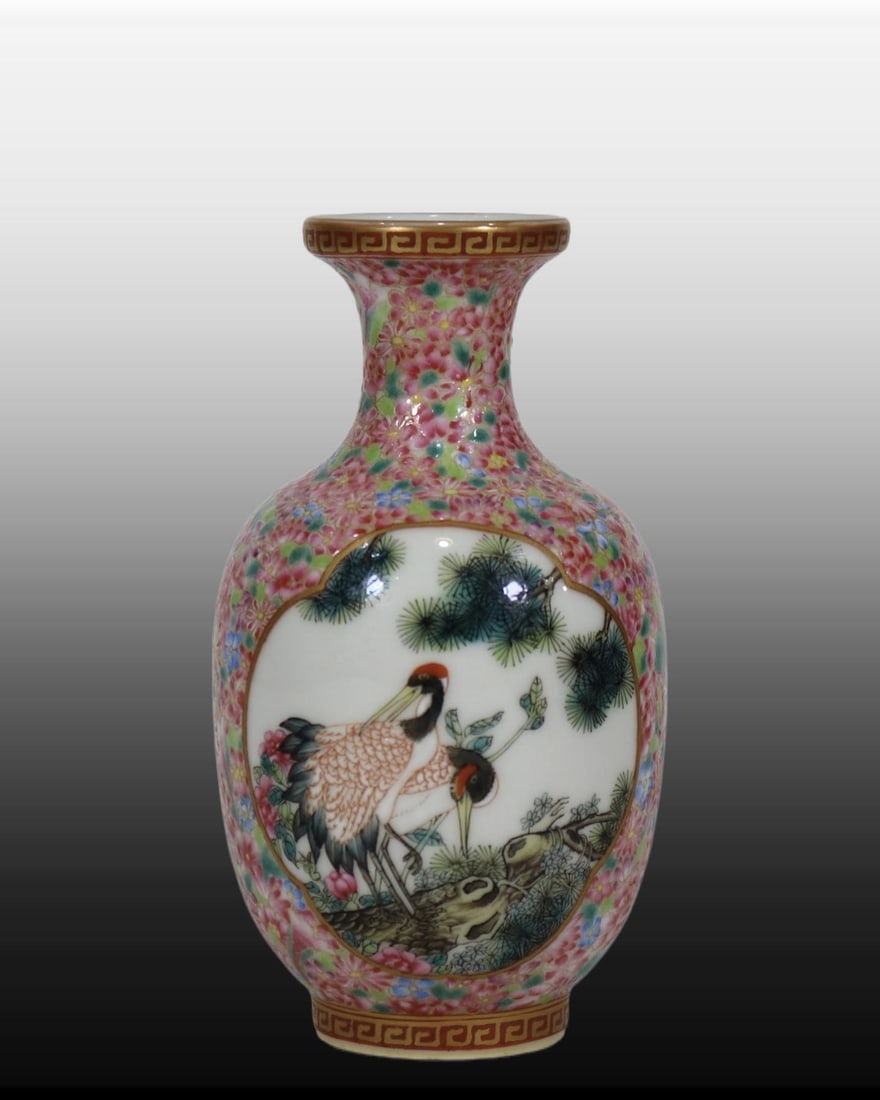 A Exquisite Enamel Flower and Bird Pattern Vase: A Exquisite Enamel Flower and Bird Pattern Vase,Qing Dynasty, China,Qianlong Four-character Mark,Size:4.8inx2.6in