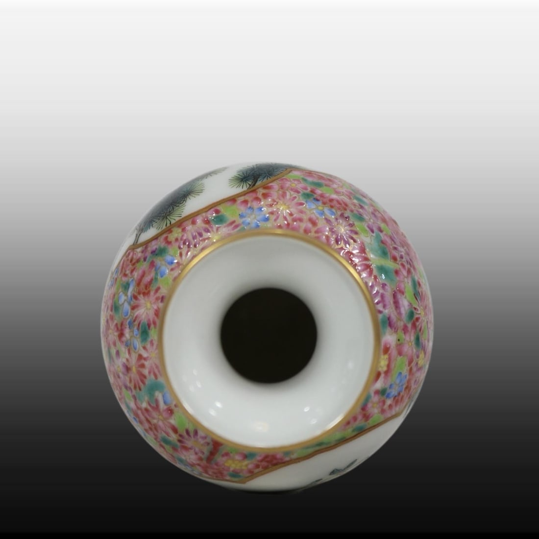 A Exquisite Enamel Flower and Bird Pattern Vase - 7