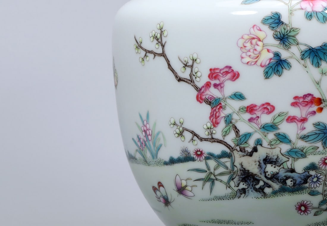 A Exquisite Enamel Flower Pattern Ruyi-Ears Vase - 6