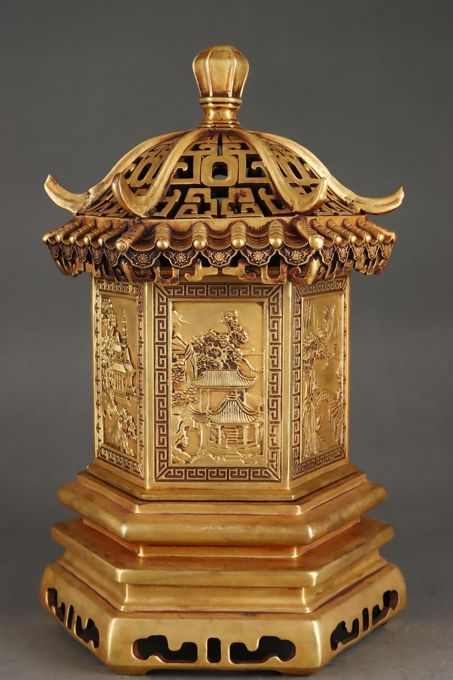 A Exquisite Gilt Bronze Landscape Pattern Censer - 3
