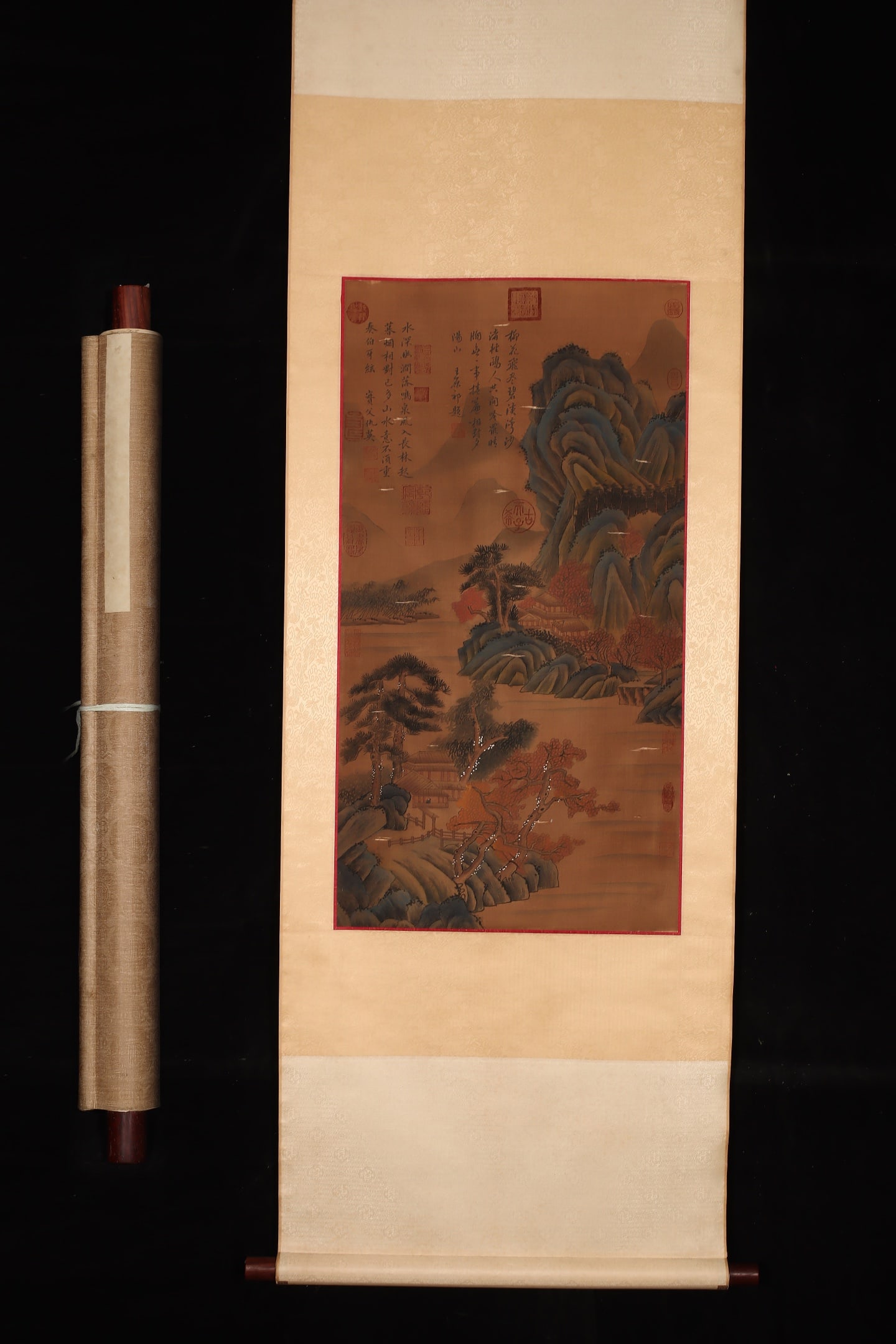 A Chinese Vertical Scroll Ink Painting of Landscape on Silk: A Chinese Vertical Scroll Ink Painting of Landscape on Silk,Ming Dynasty, China,Qiu Ying,without frame size:33.3inx17.5in