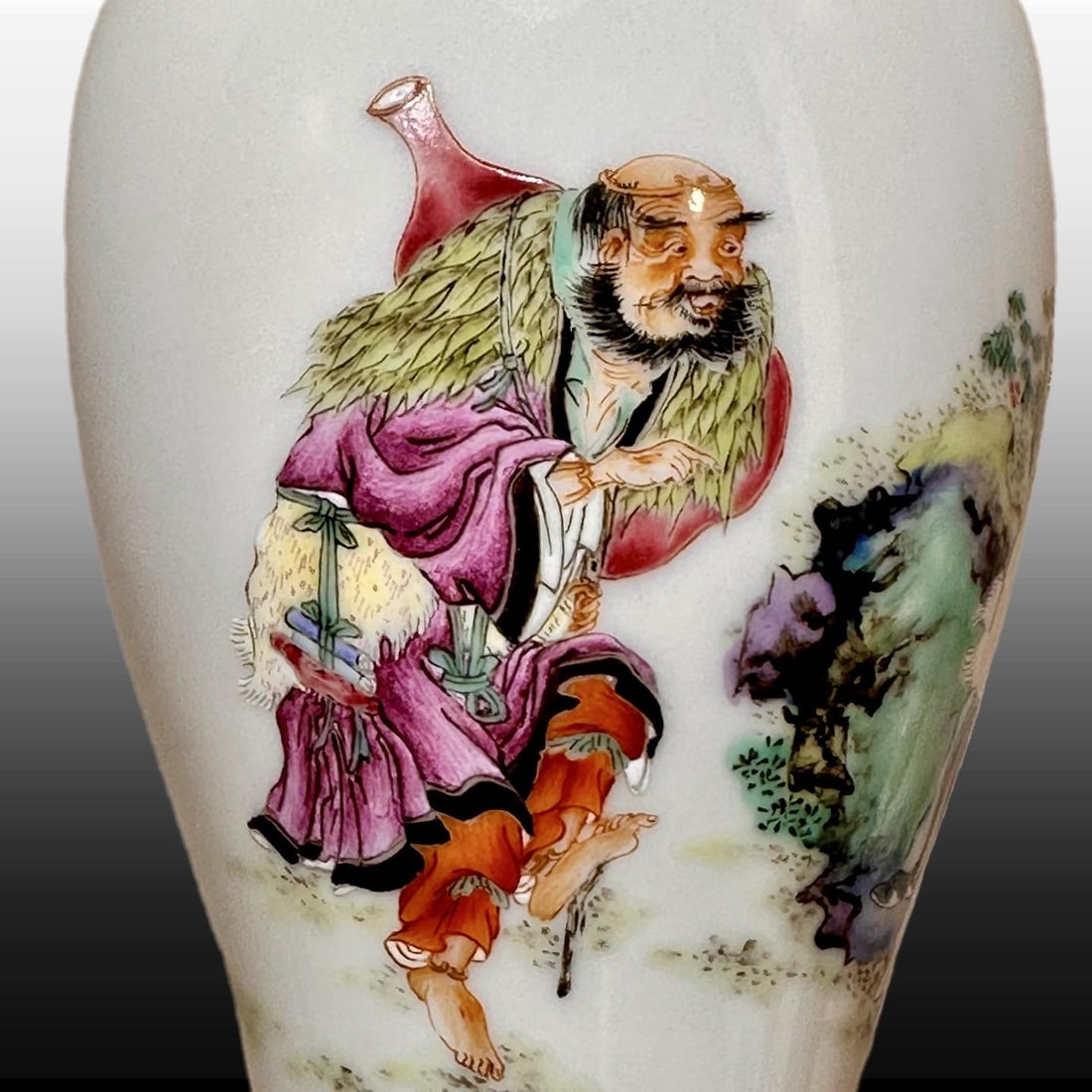 A Exquisite Famille-Rose Figures Pattern Vase - 4