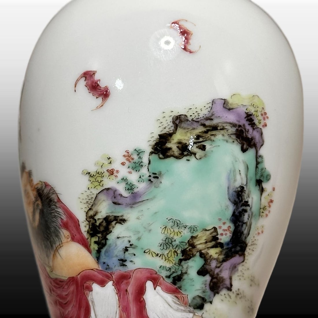 A Exquisite Famille-Rose Figures Pattern Vase - 7