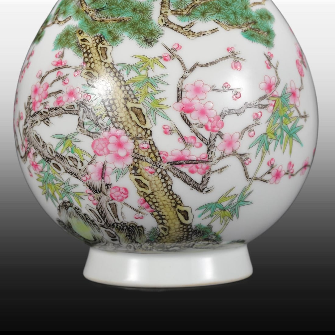 A Exquisite Enamel Pine and Bamboo Pattern Vase - 4