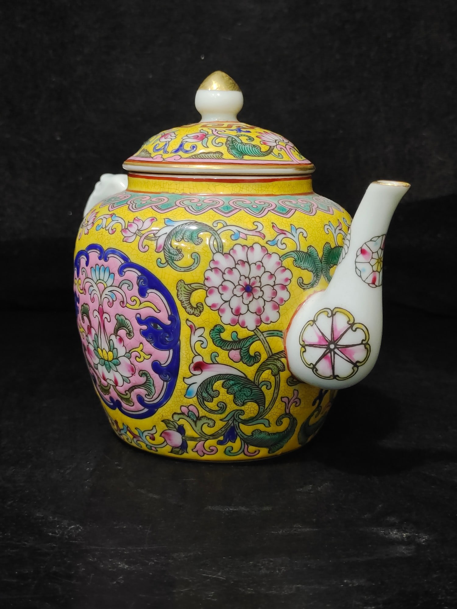 A Exquisite Enamel Lotus Pattern Ewer - 7