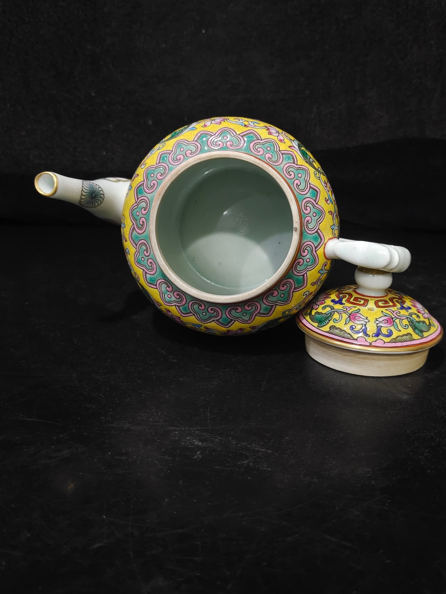 A Exquisite Enamel Lotus Pattern Ewer - 8