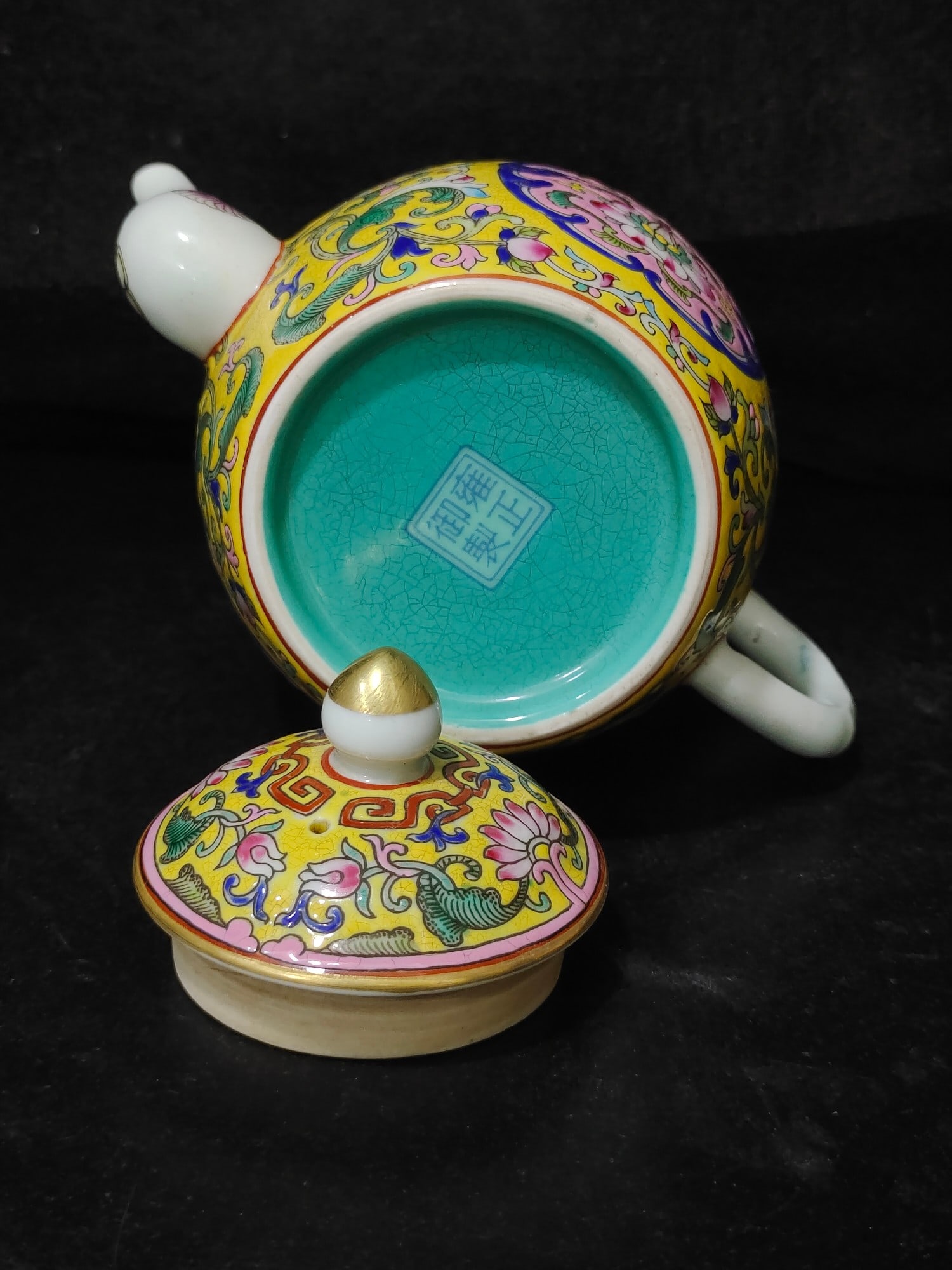 A Exquisite Enamel Lotus Pattern Ewer - 9