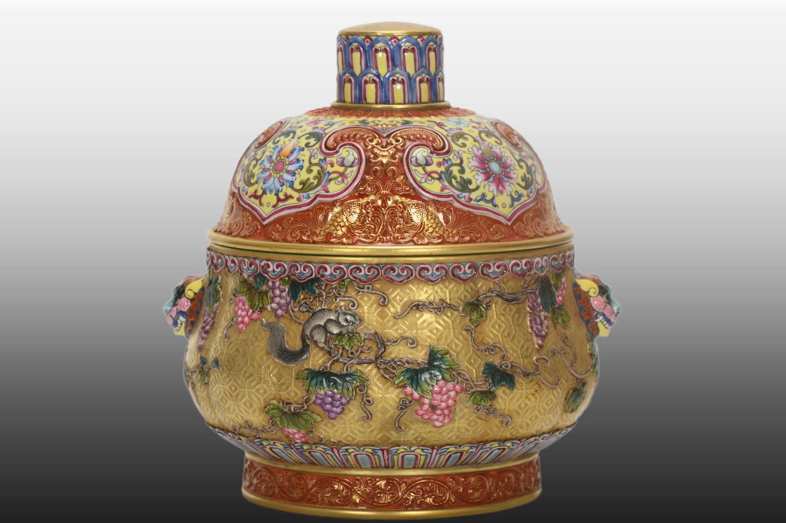 A Exquisite Enamel Gold Ground Squirrel Pattern Double Ears Jar: A Exquisite Enamel Gold Ground Squirrel Pattern Double Ears Jar,Qing Dynasty, China,Qianlong Six-character Mark,Size:7.3inx5.7inx7.1inx4.8in