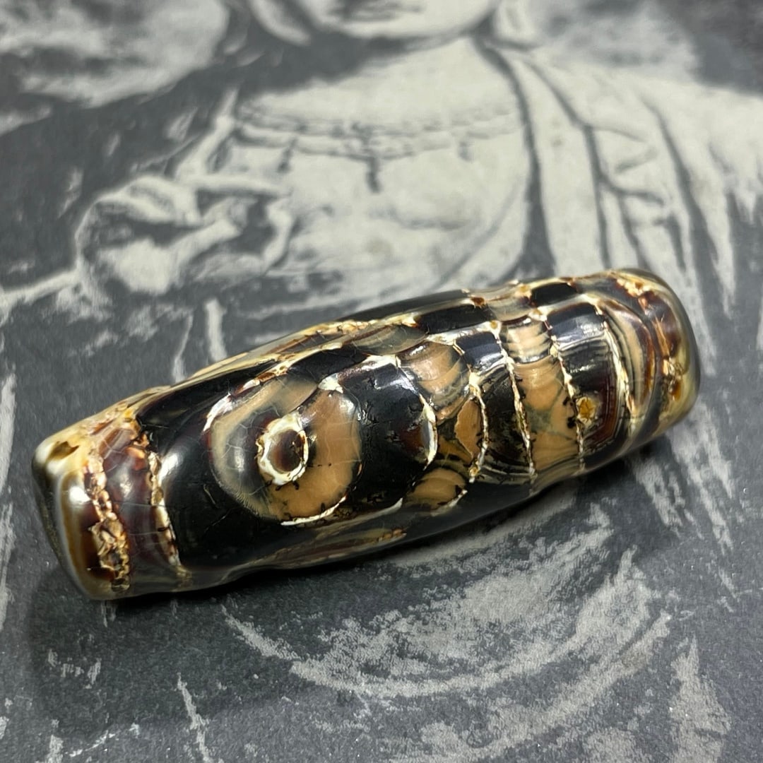 A Exquisite Two Eye Dzi bead - 3