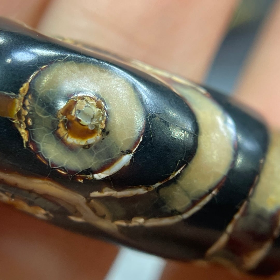 A Exquisite Two Eye Dzi bead - 8