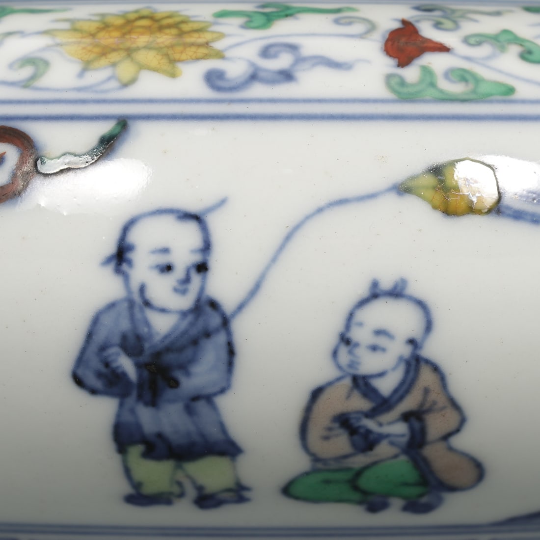 A Exquisite Doucai Figures Pattern Jar - 5