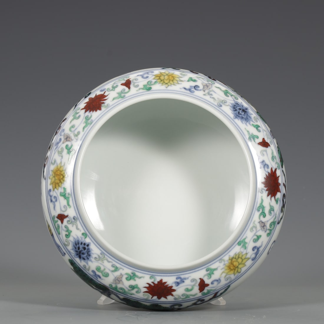 A Exquisite Doucai Figures Pattern Jar - 8